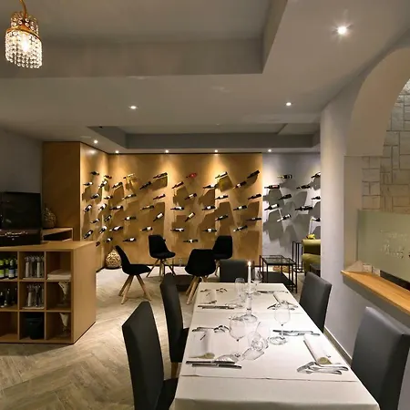 Konukevi Badi 3*