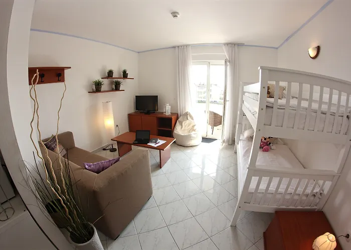 게스트하우스 Badi Lovrečica