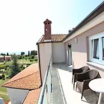 巴迪别墅 Lovrečica
